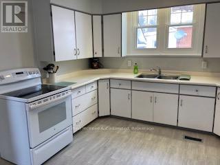 376 Lambton Street, West Grey, Ontario  N0G 1R0 - Photo 4 - X12566106