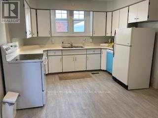 376 Lambton Street, West Grey, Ontario  N0G 1R0 - Photo 5 - X12566106