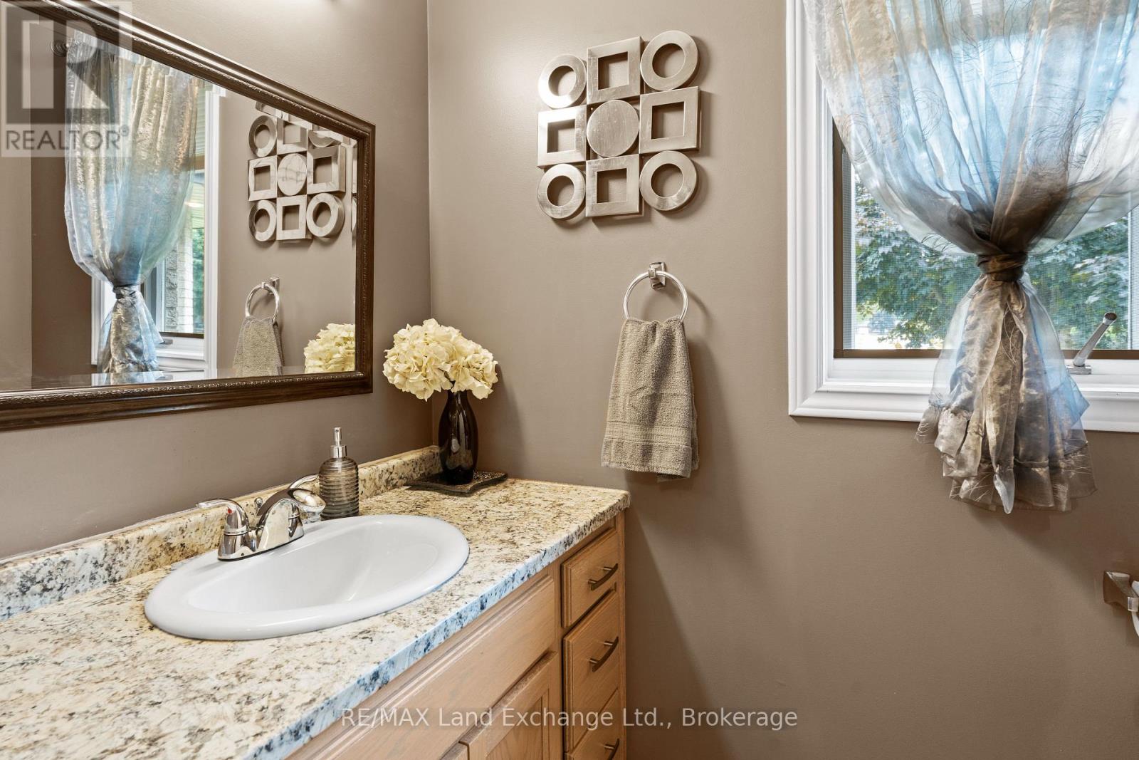 806 Bricker Street, Saugeen Shores, Ontario  N0H 2C4 - Photo 26 - X12566234