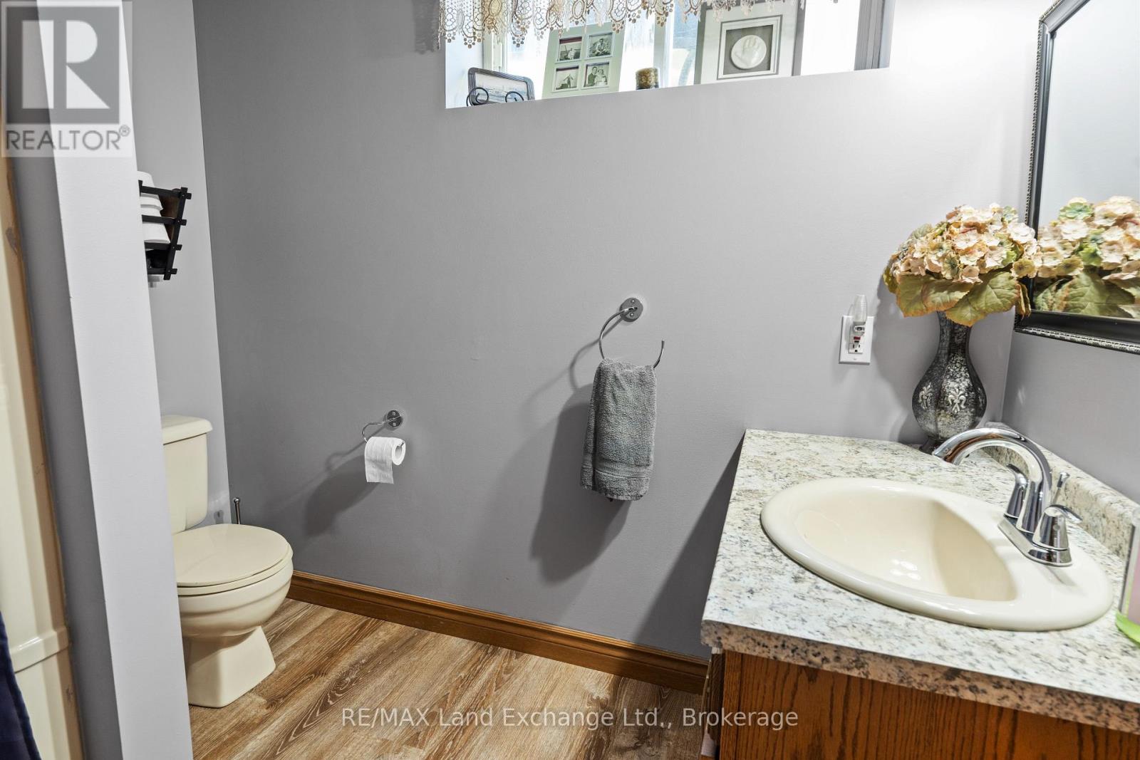 806 Bricker Street, Saugeen Shores, Ontario  N0H 2C4 - Photo 33 - X12566234