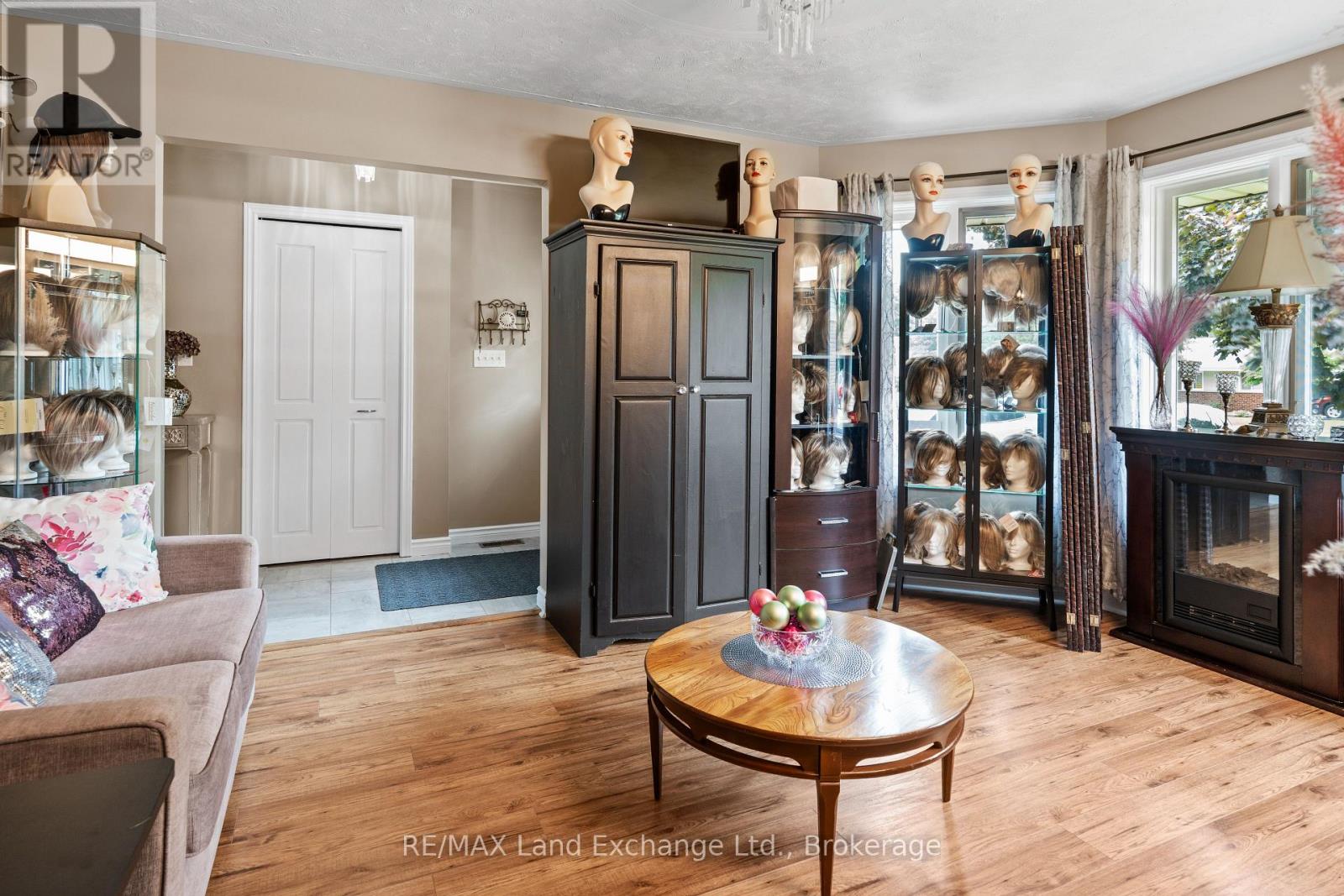 806 Bricker Street, Saugeen Shores, Ontario  N0H 2C4 - Photo 6 - X12566234