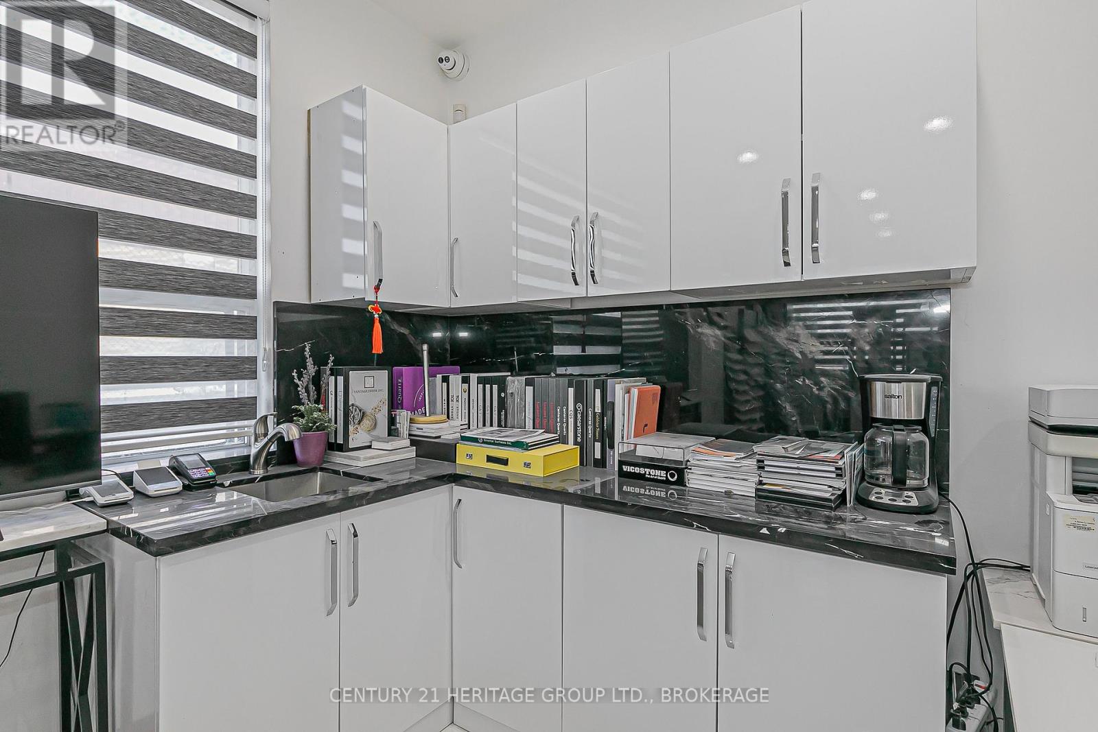 101 Rivalda Road, Toronto, Ontario  M9M 2M6 - Photo 10 - W12553072