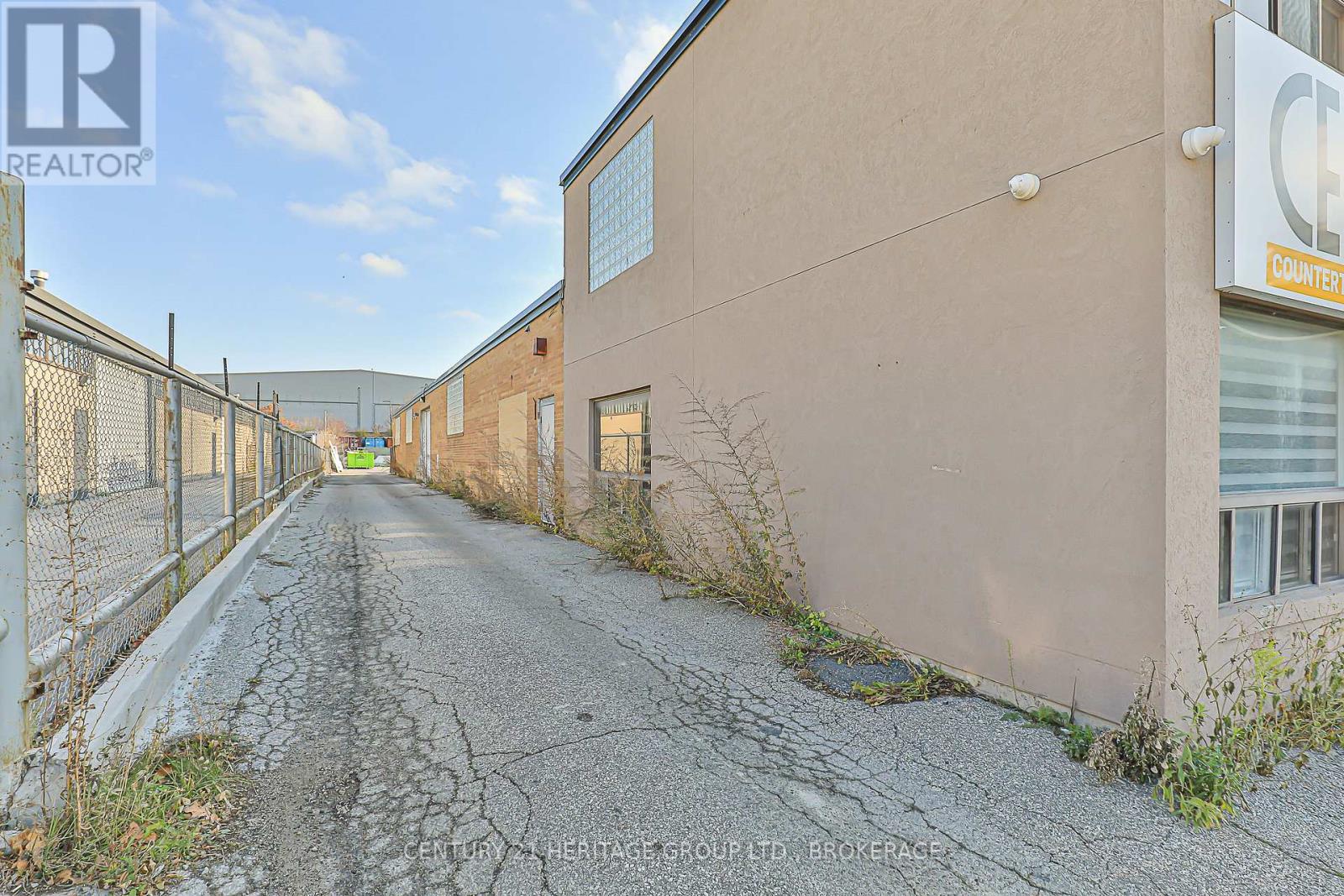 101 Rivalda Road, Toronto, Ontario  M9M 2M6 - Photo 16 - W12553072