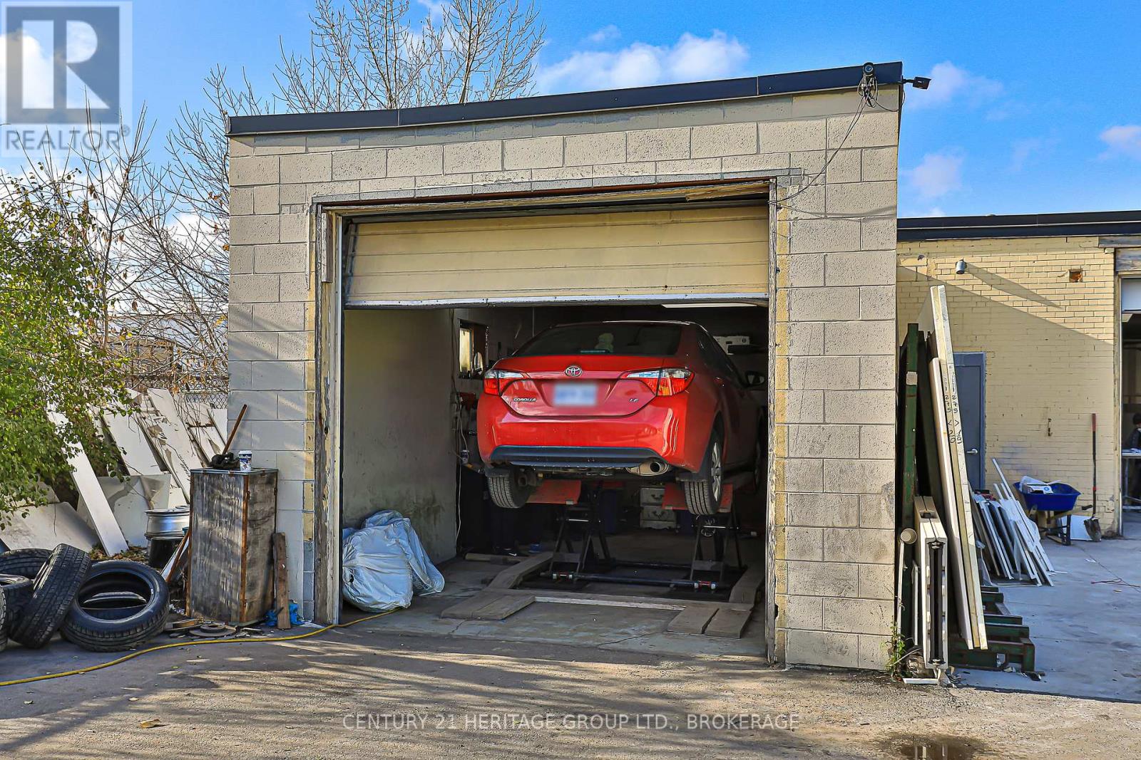 101 Rivalda Road, Toronto, Ontario  M9M 2M6 - Photo 20 - W12553072