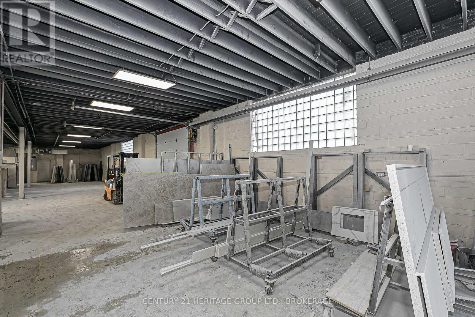 101 Rivalda Road, Toronto, Ontario  M9M 2M6 - Photo 14 - W12553072