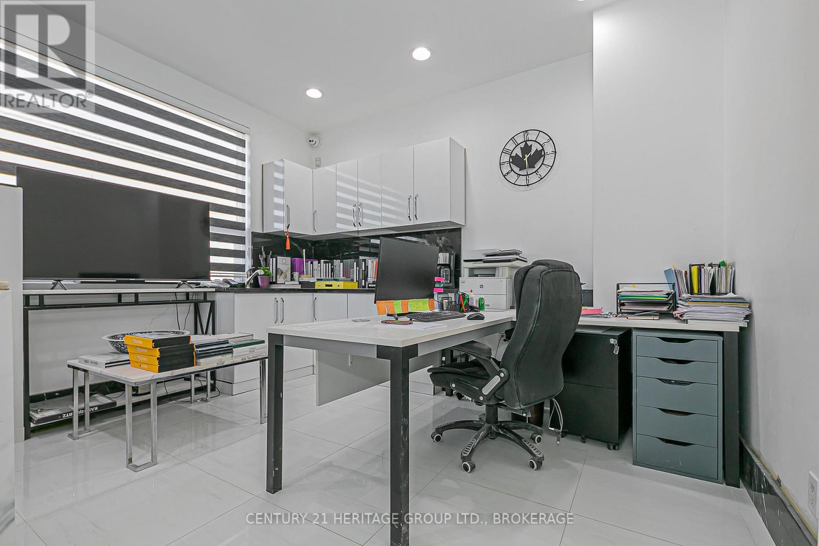 101 Rivalda Road, Toronto, Ontario  M9M 2M6 - Photo 7 - W12553072