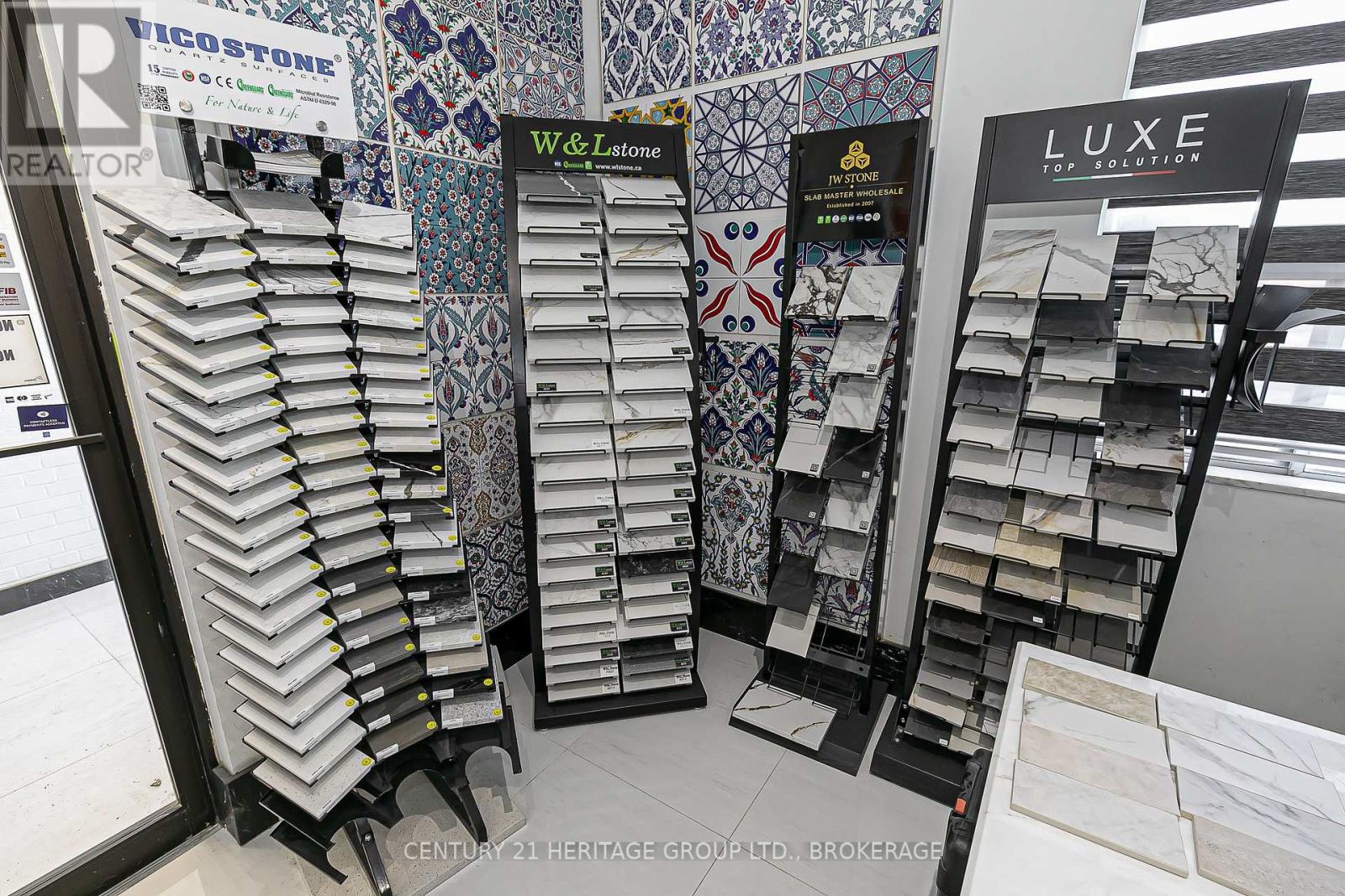 101 Rivalda Road, Toronto, Ontario  M9M 2M6 - Photo 9 - W12553072