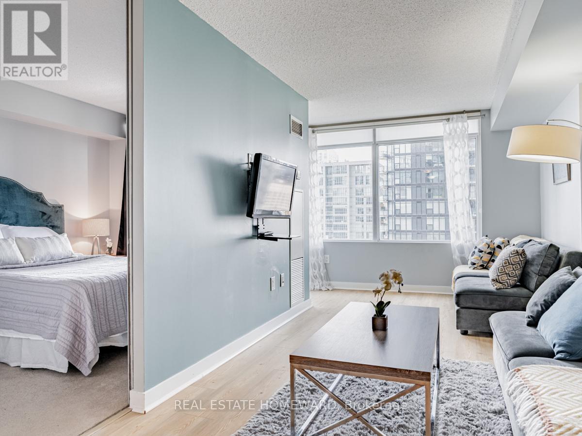 1810 - 25 Telegram Mews, Toronto, Ontario  M5V 3Z1 - Photo 10 - C12566050