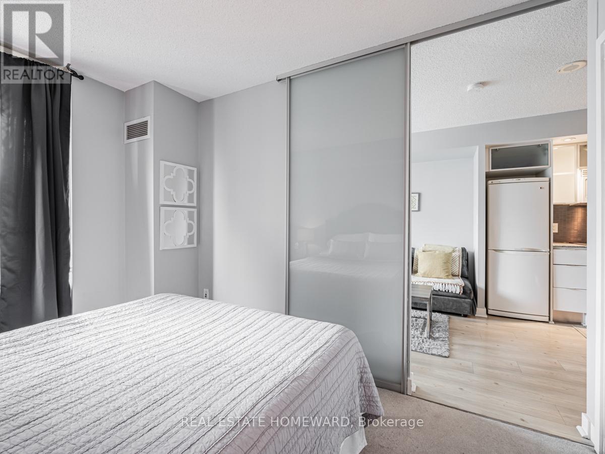 1810 - 25 Telegram Mews, Toronto, Ontario  M5V 3Z1 - Photo 17 - C12566050