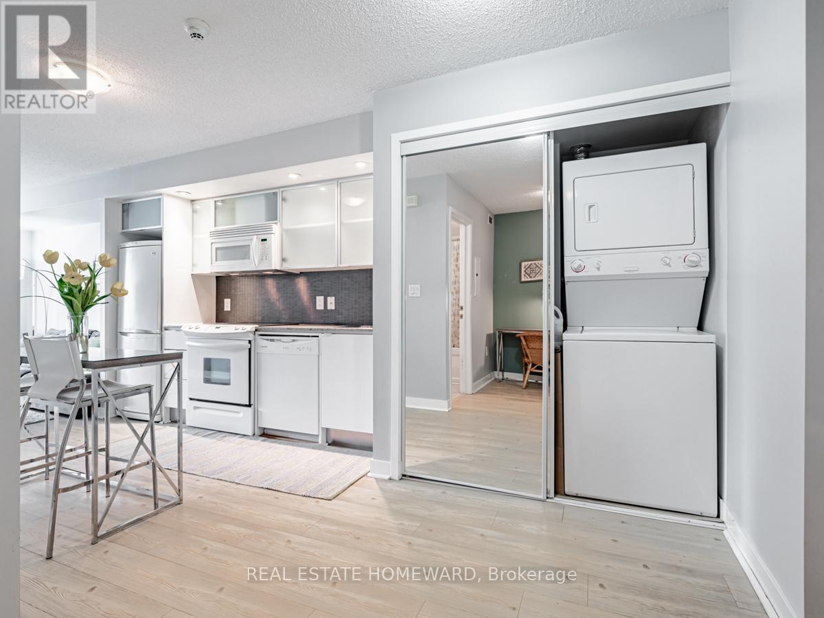 1810 - 25 Telegram Mews, Toronto, Ontario  M5V 3Z1 - Photo 5 - C12566050