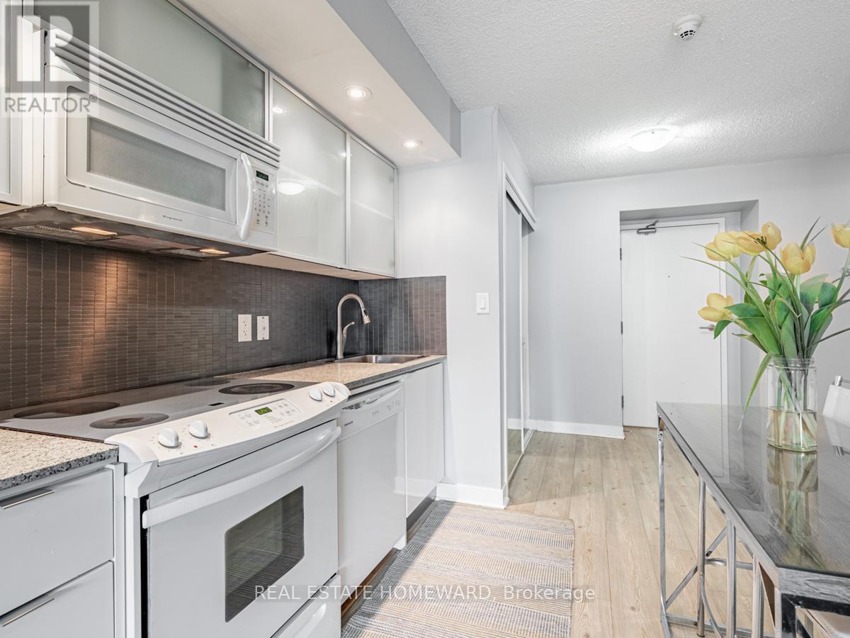 1810 - 25 Telegram Mews, Toronto, Ontario  M5V 3Z1 - Photo 9 - C12566050