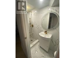 15 KENNETH WOOD CRESCENT, Toronto, Ontario