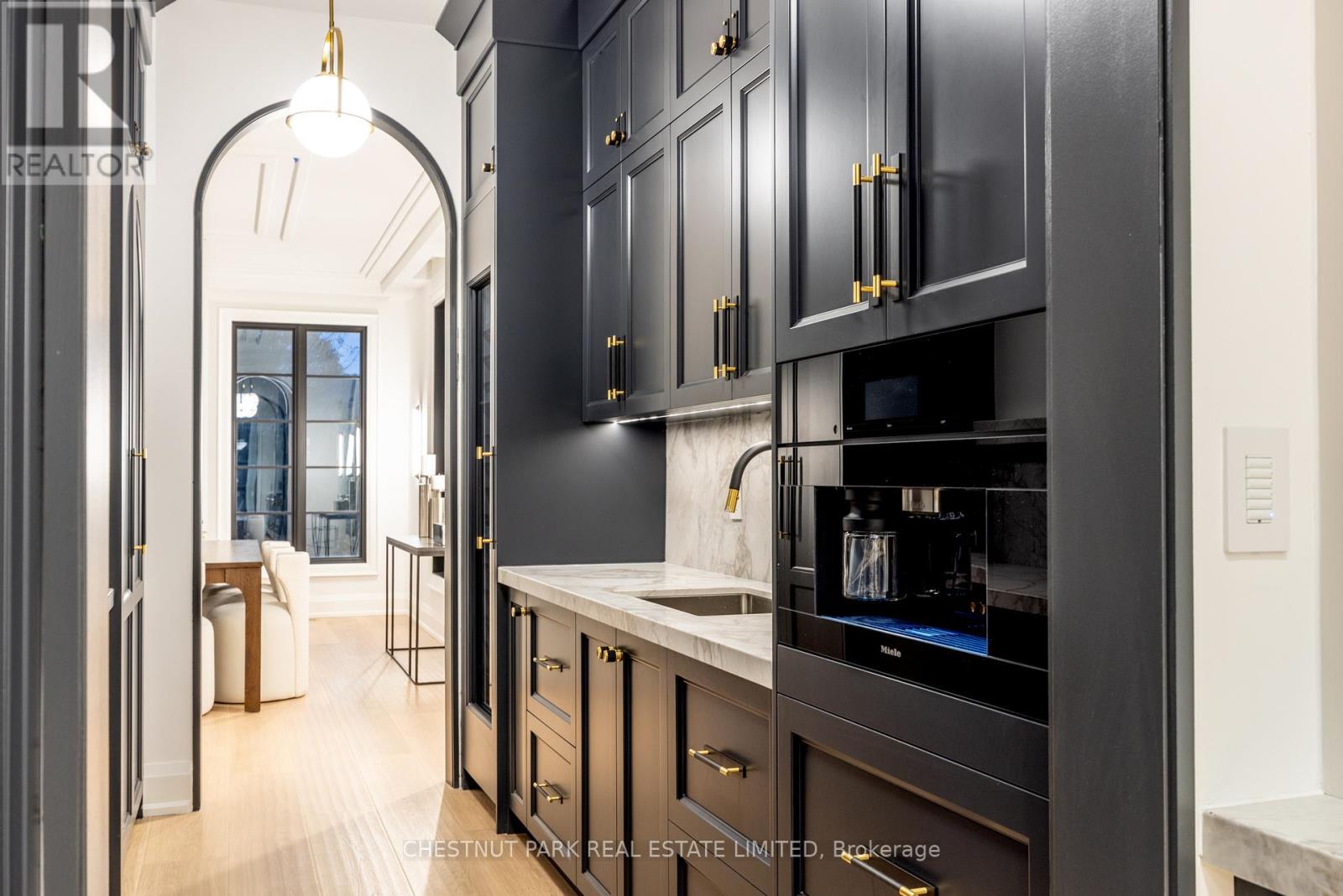 36 Ava Road, Toronto, Ontario  M5P 1Y4 - Photo 13 - C12566170