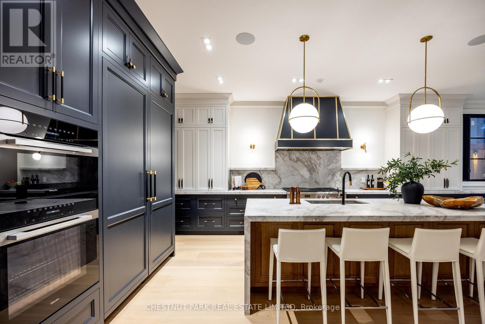 36 Ava Road, Toronto, Ontario  M5P 1Y4 - Photo 17 - C12566170