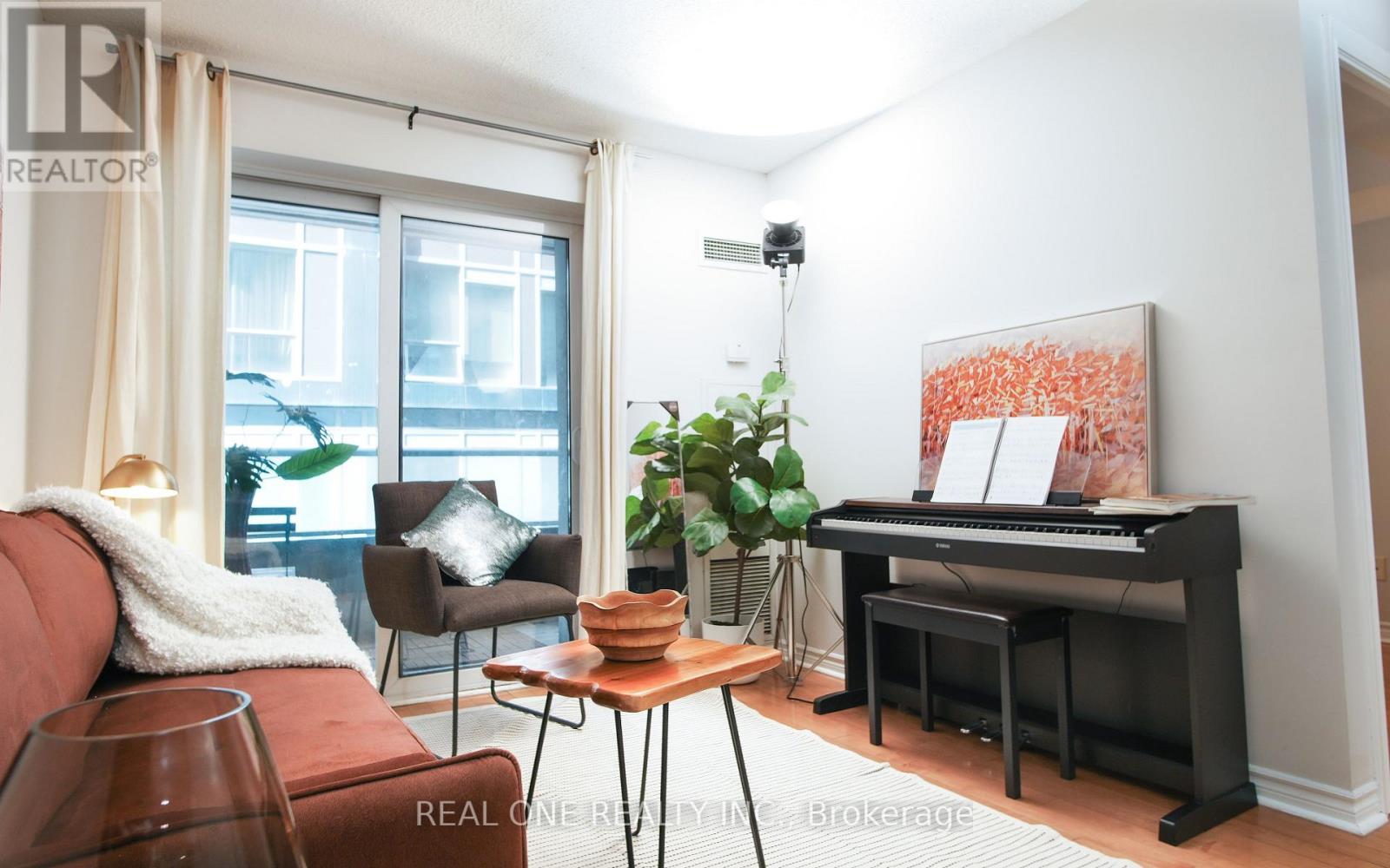 929 - 250 Wellington Street W, Toronto, Ontario  M5V 3P6 - Photo 3 - C12566180