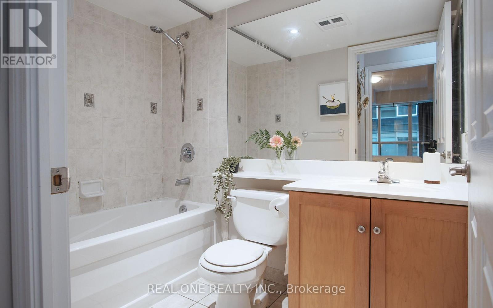 929 - 250 Wellington Street W, Toronto, Ontario  M5V 3P6 - Photo 5 - C12566180