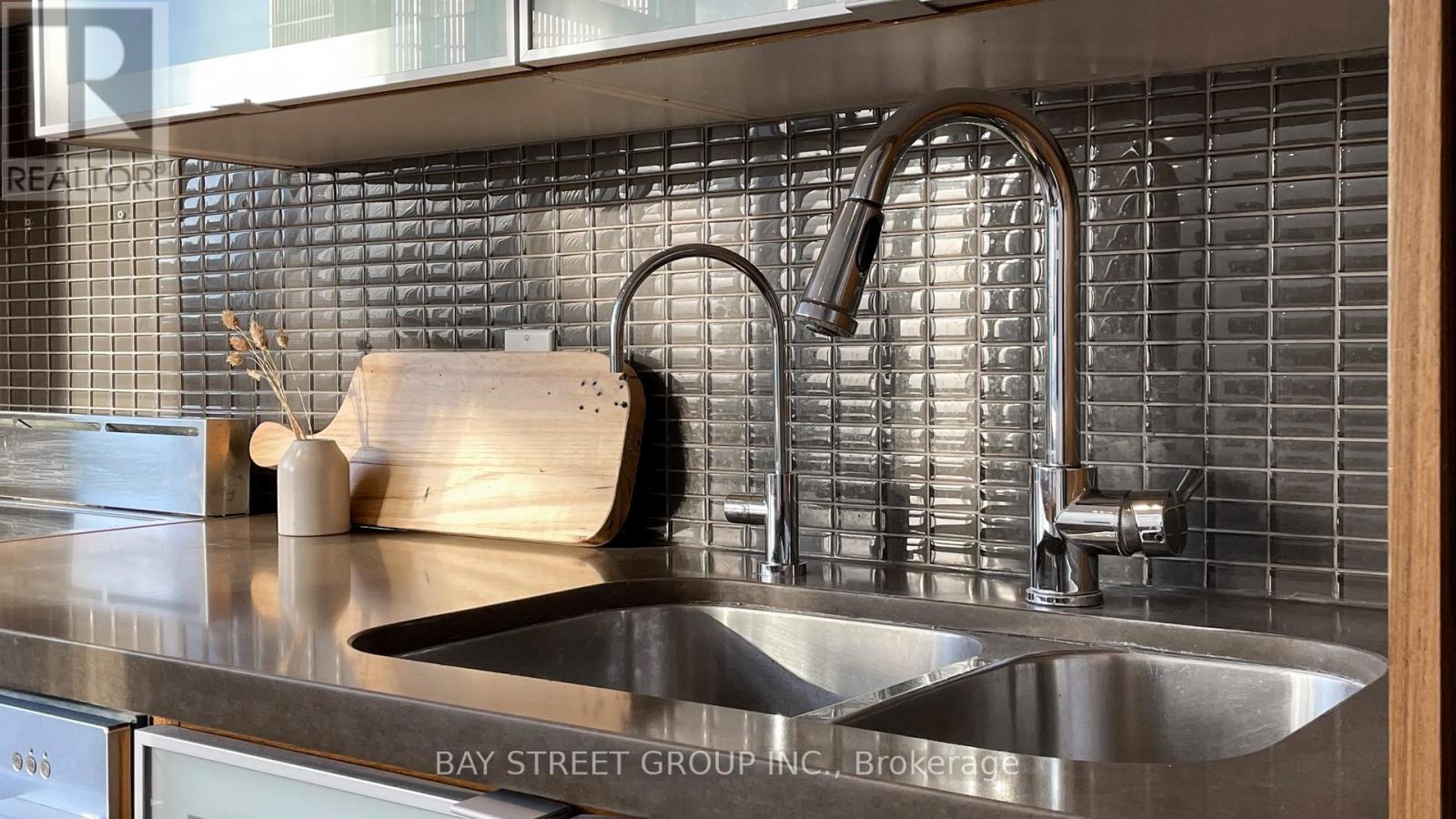 Uph01 - 21 Nelson Street, Toronto, Ontario  M5V 3H9 - Photo 8 - C12566204