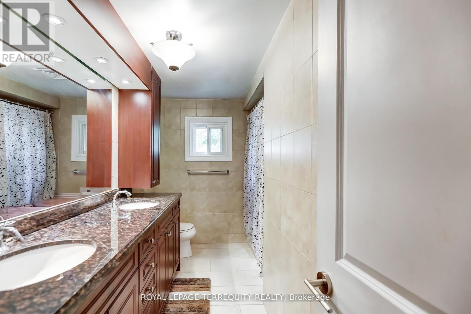 30 Wicks Drive, Ajax, Ontario  L1Z 1C3 - Photo 23 - E12566048