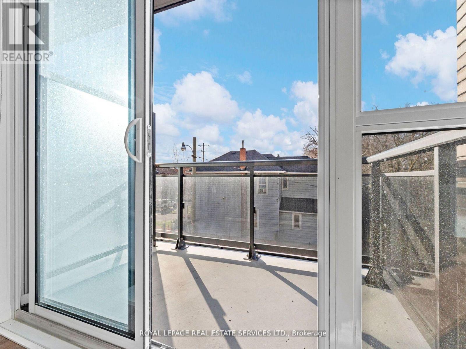 215 - 286 Main Street, Toronto, Ontario  M4C 4X5 - Photo 17 - E12566062