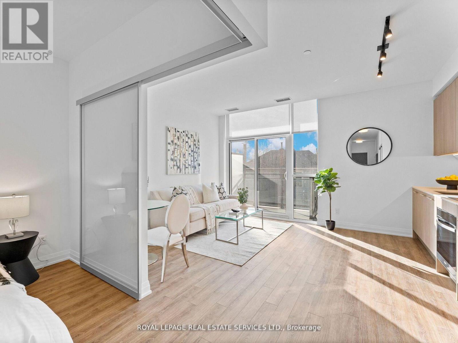 215 - 286 Main Street, Toronto, Ontario  M4C 4X5 - Photo 2 - E12566062