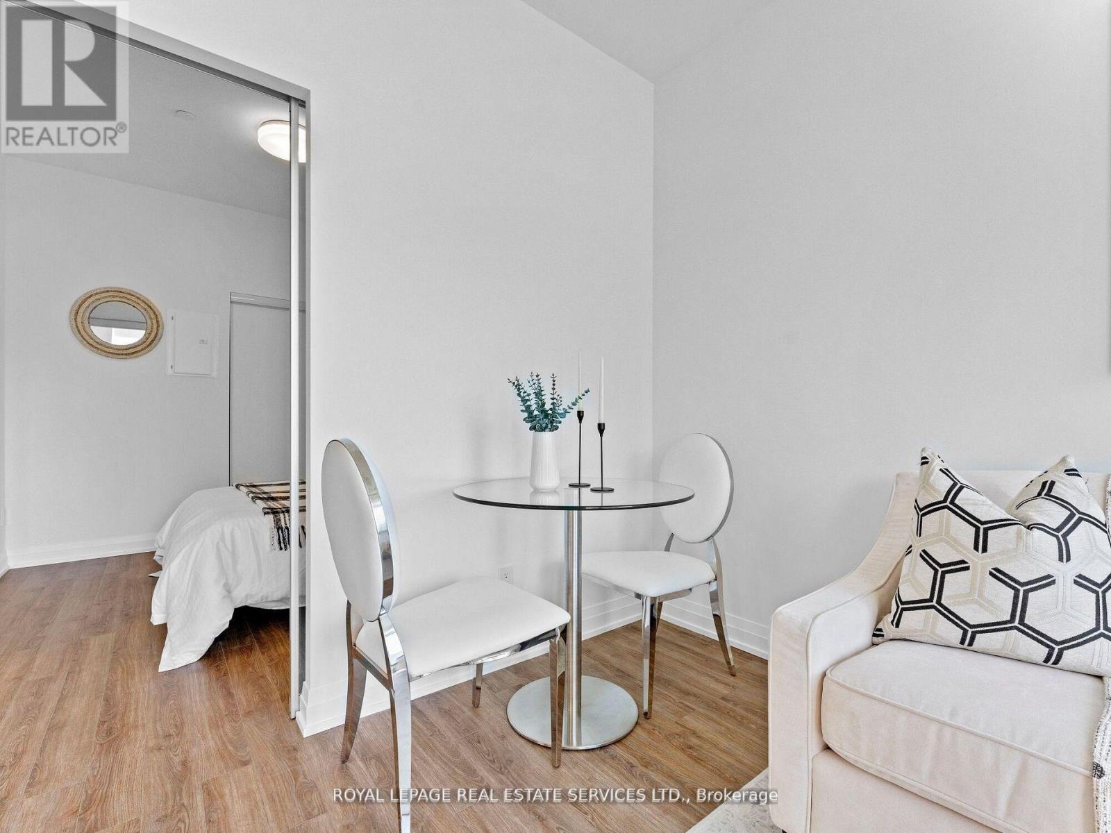 215 - 286 Main Street, Toronto, Ontario  M4C 4X5 - Photo 8 - E12566062