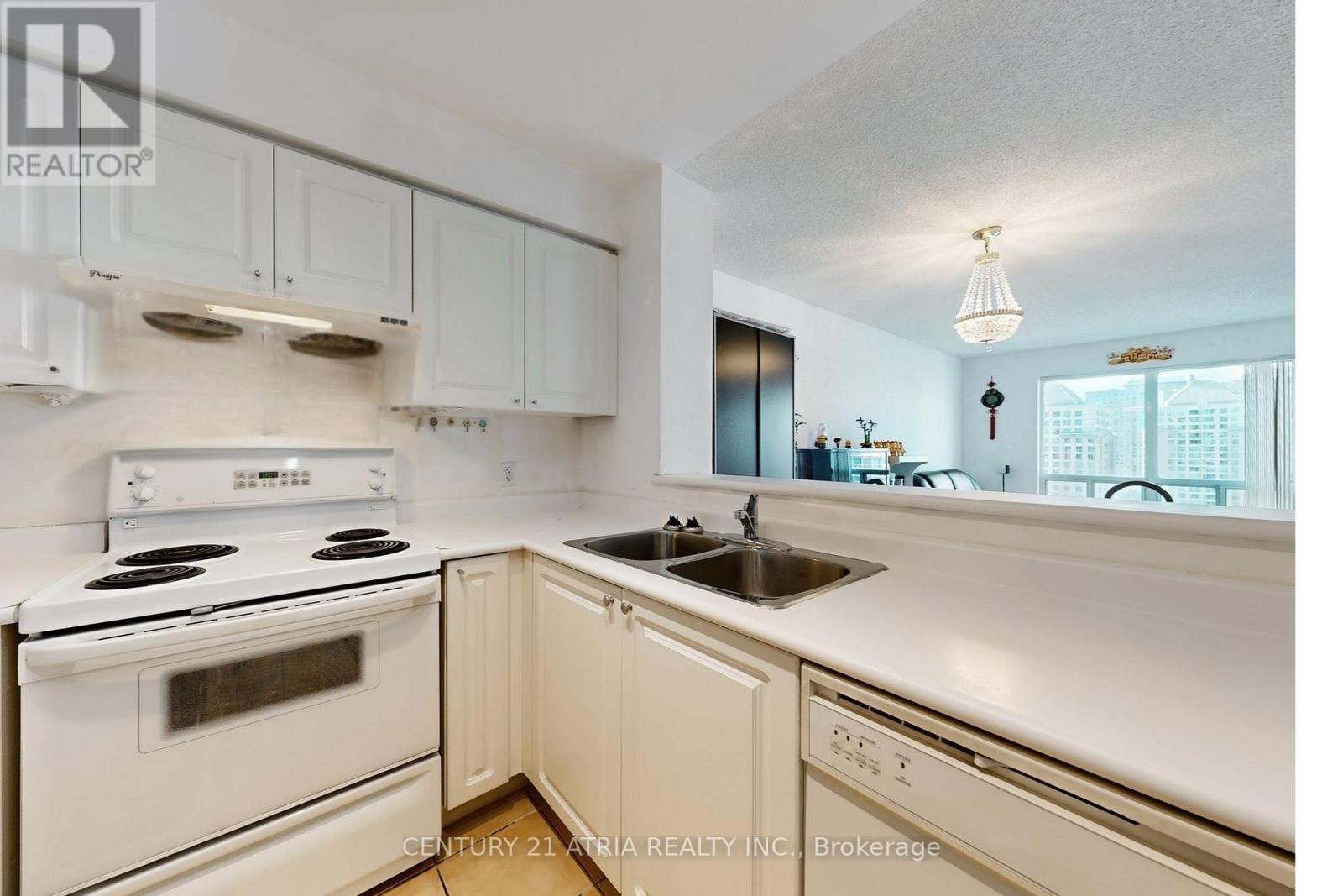 #2002 - 11 Lee Centre Drive, Toronto, Ontario  M1H 3J5 - Photo 9 - E12566232