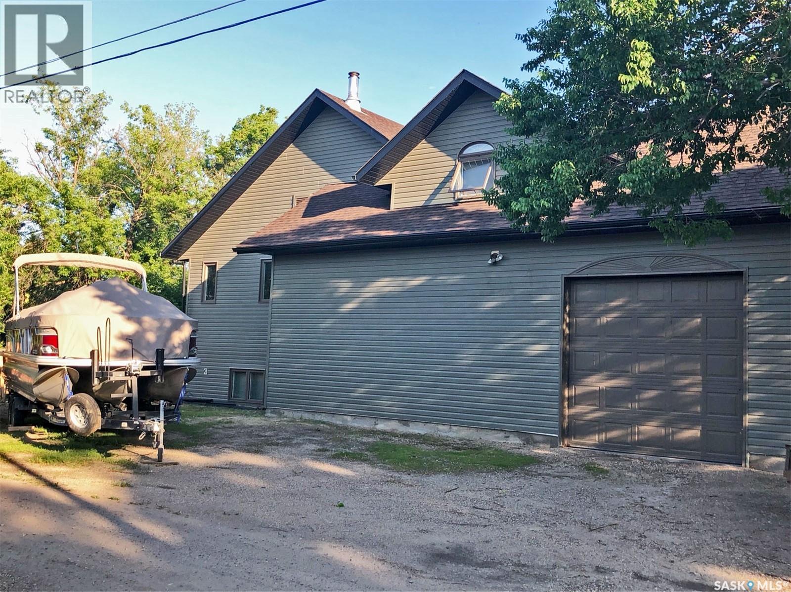 717 3rd Avenue W, Meadow Lake, Saskatchewan  S9X 1A5 - Photo 29 - SK024501