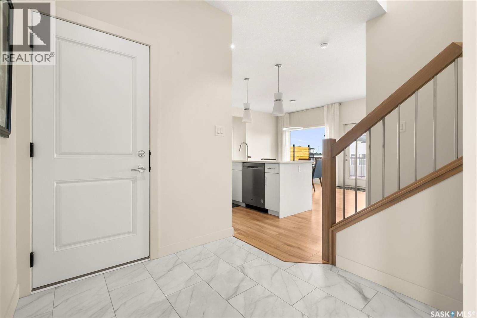 40 Mackenzie Crescent, Pilot Butte, Saskatchewan  S0G 3Z0 - Photo 3 - SK024311