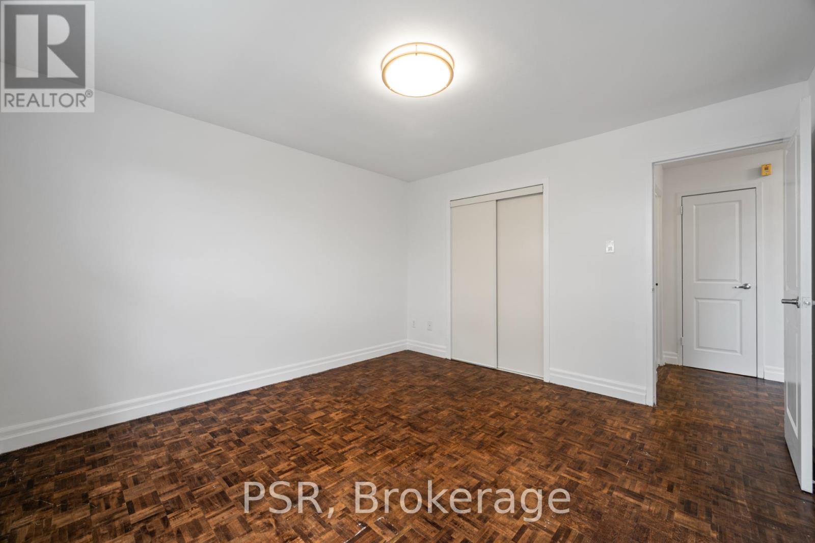 304 - 2300 Marine Drive, Oakville, Ontario  L6L 1C3 - Photo 11 - W12564606