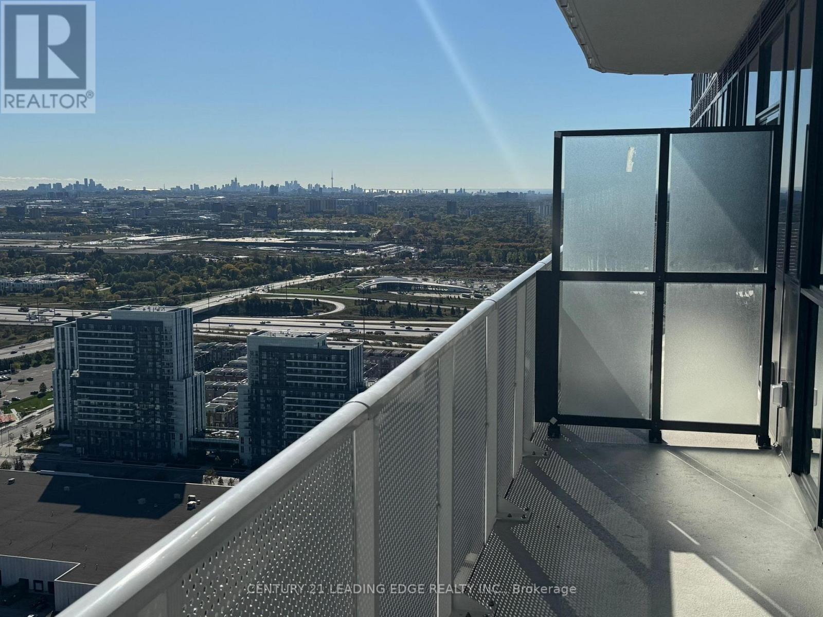 2303 - 8 Interchange Way, Vaughan, Ontario  L4K 0R2 - Photo 10 - N12566060