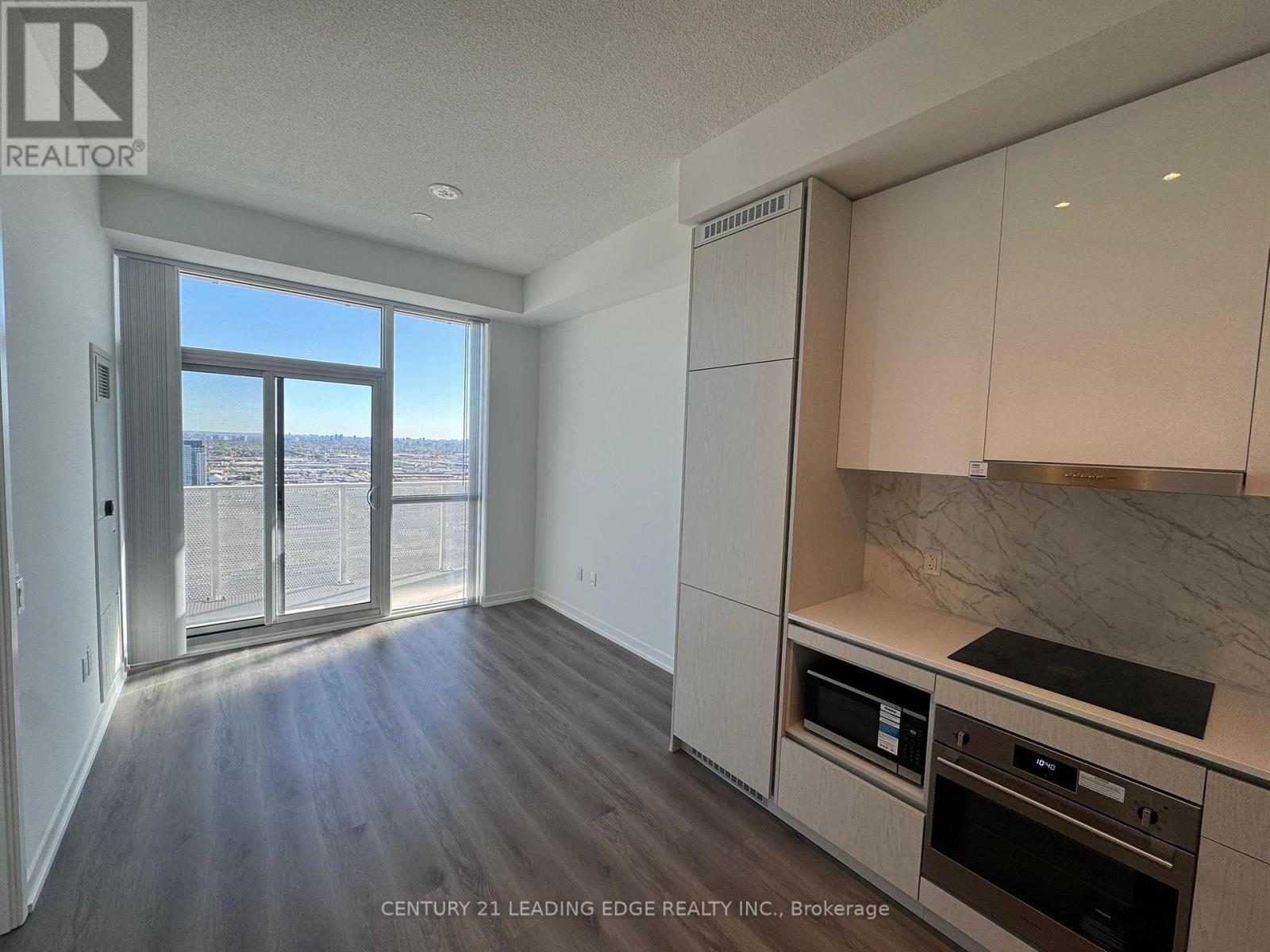 2303 - 8 Interchange Way, Vaughan, Ontario  L4K 0R2 - Photo 2 - N12566060