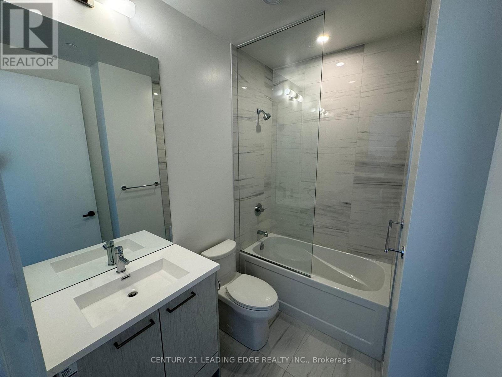 2303 - 8 Interchange Way, Vaughan, Ontario  L4K 0R2 - Photo 6 - N12566060