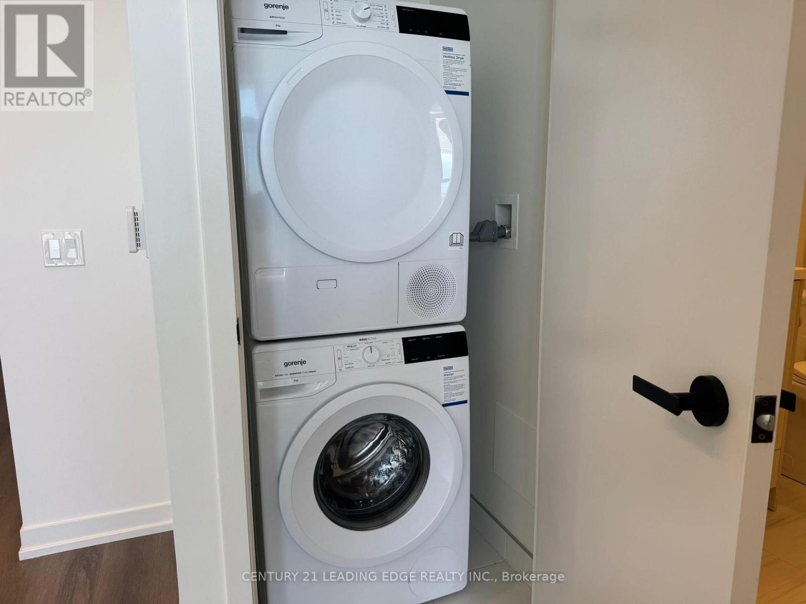 2303 - 8 Interchange Way, Vaughan, Ontario  L4K 0R2 - Photo 8 - N12566060