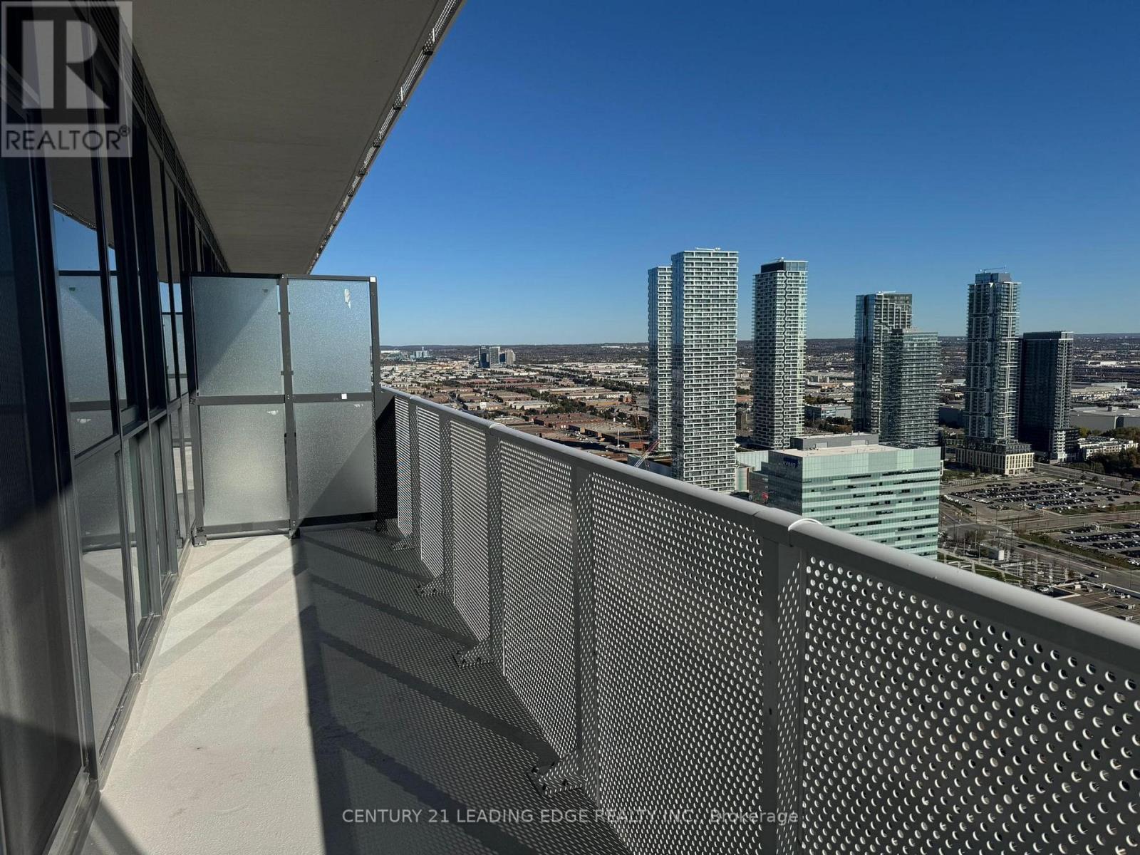 2303 - 8 Interchange Way, Vaughan, Ontario  L4K 0R2 - Photo 9 - N12566060