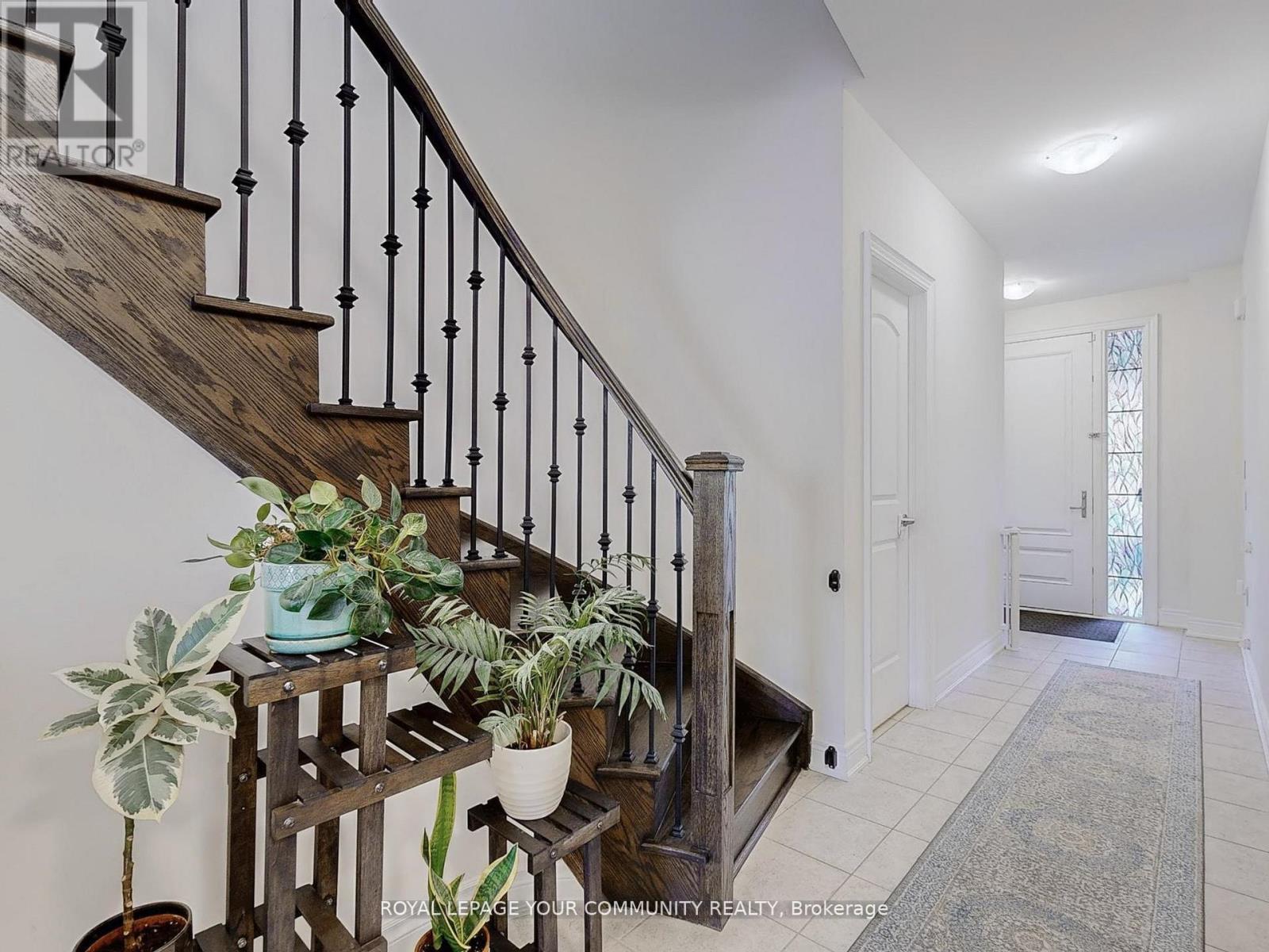 66 Drizzel Crescent, Richmond Hill, Ontario  L4E 1G8 - Photo 15 - N12566068