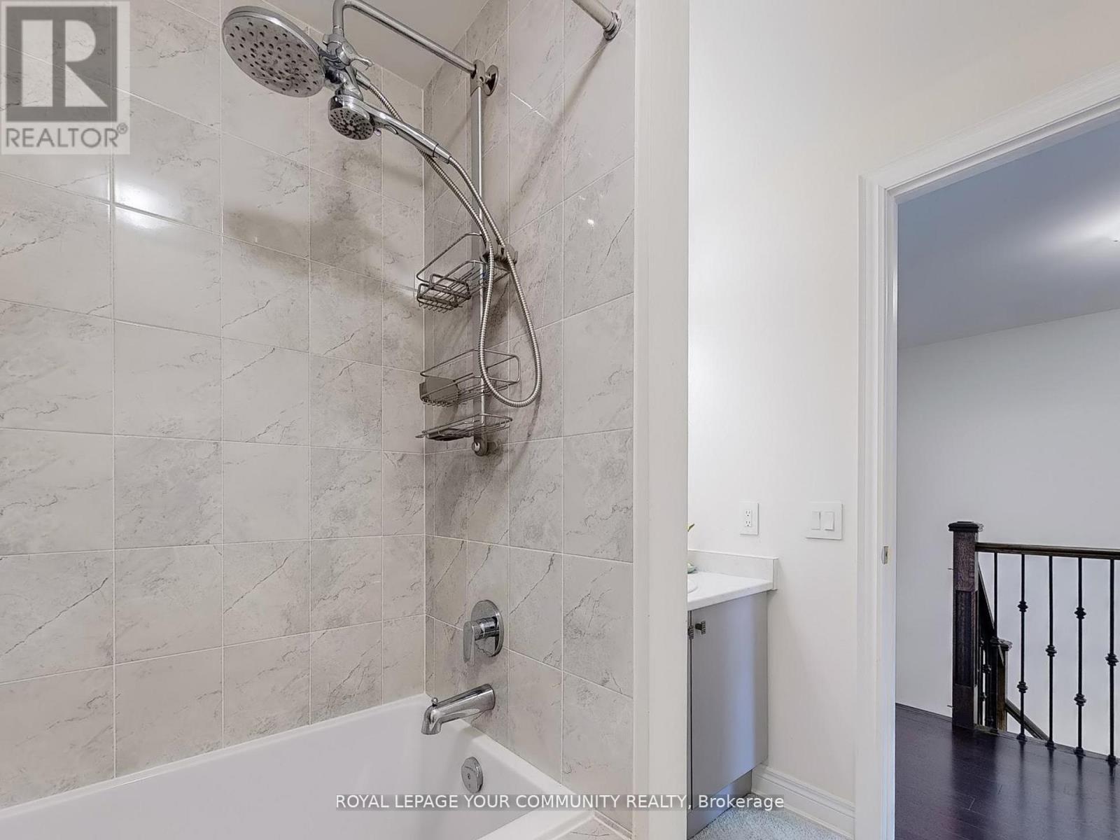 66 Drizzel Crescent, Richmond Hill, Ontario  L4E 1G8 - Photo 30 - N12566068