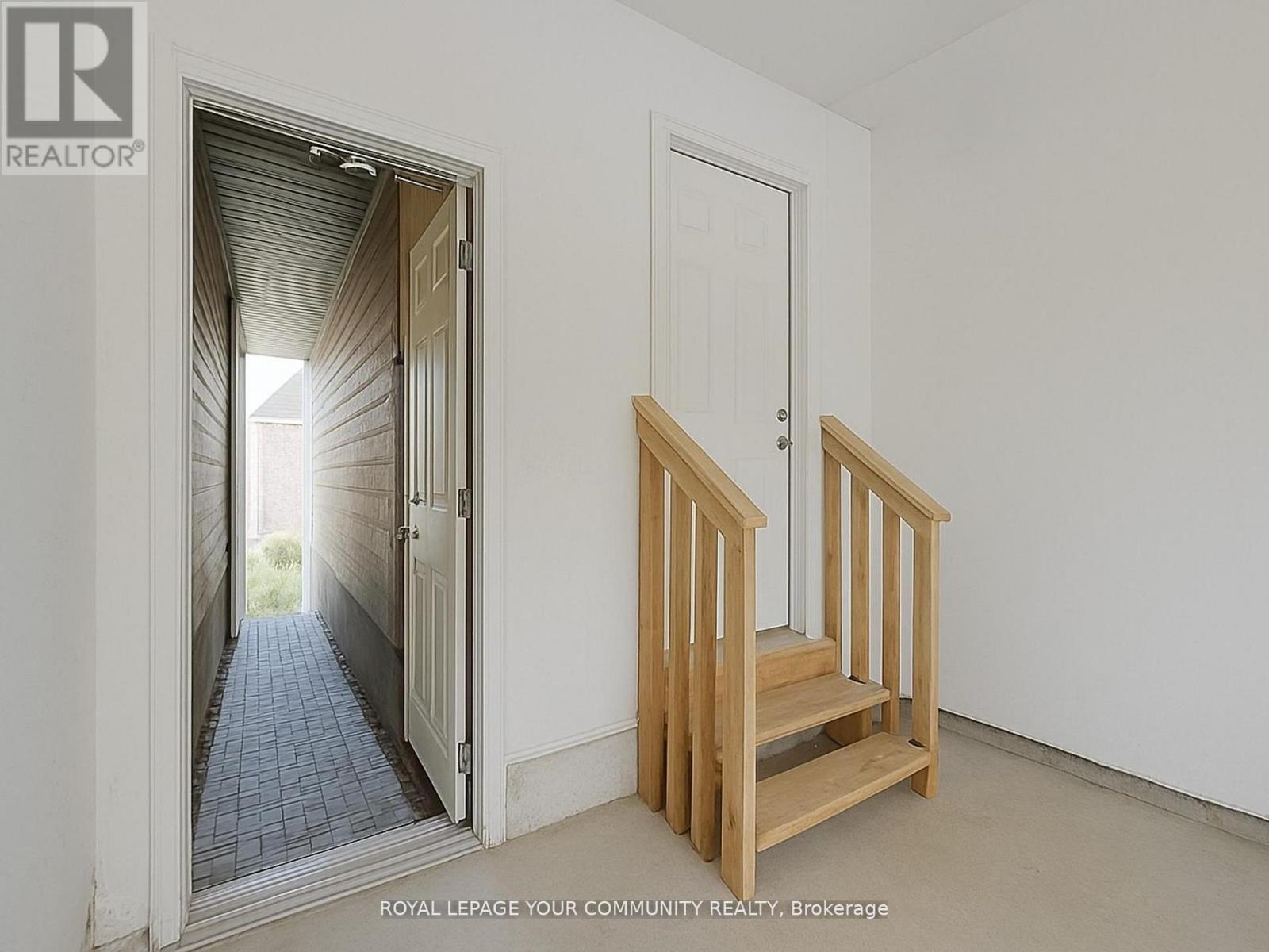 66 Drizzel Crescent, Richmond Hill, Ontario  L4E 1G8 - Photo 37 - N12566068