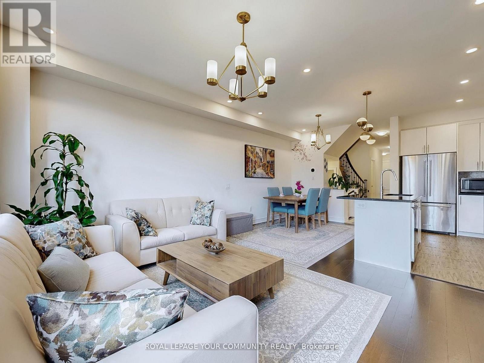 66 Drizzel Crescent, Richmond Hill, Ontario  L4E 1G8 - Photo 5 - N12566068