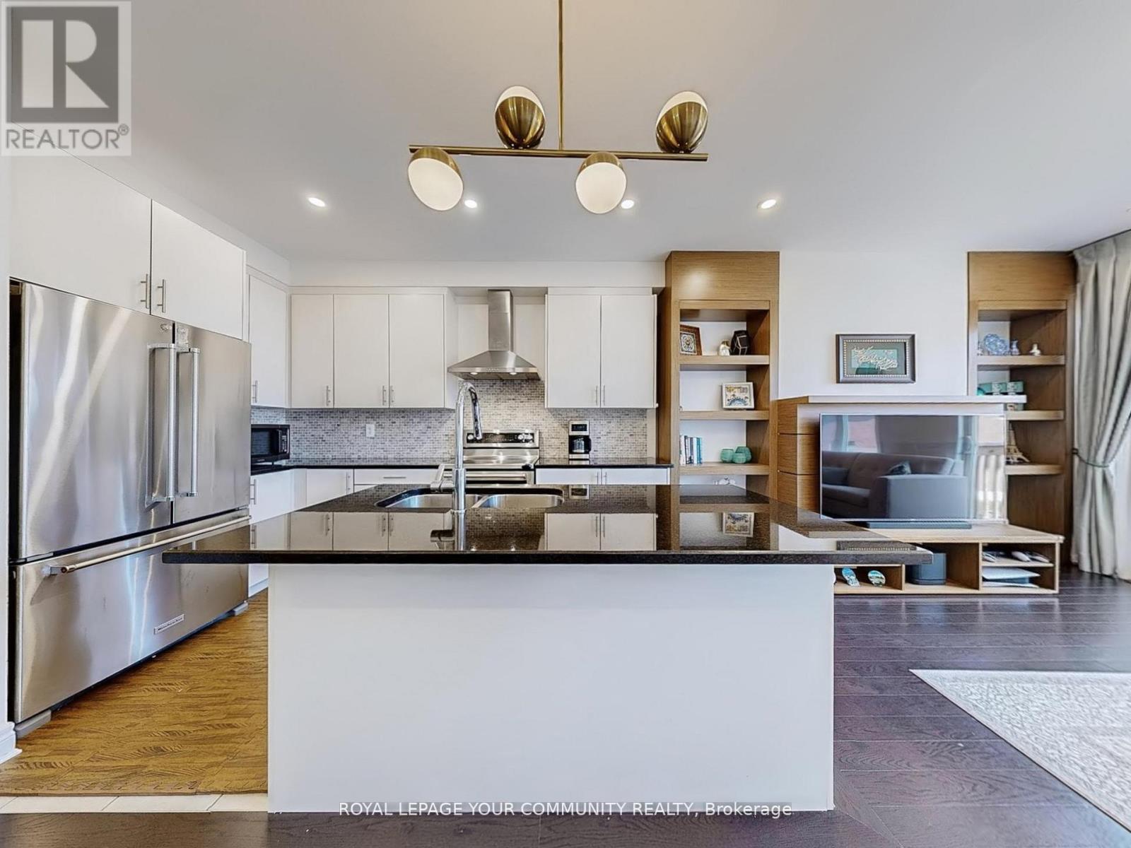 66 Drizzel Crescent, Richmond Hill, Ontario  L4E 1G8 - Photo 6 - N12566068