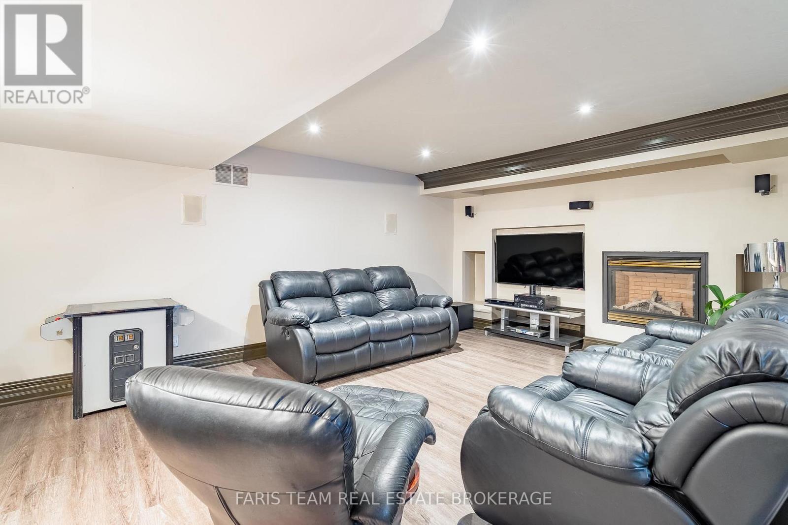 1762 Wilkinson Street, Innisfil, Ontario  L9S 1X3 - Photo 32 - N12566174