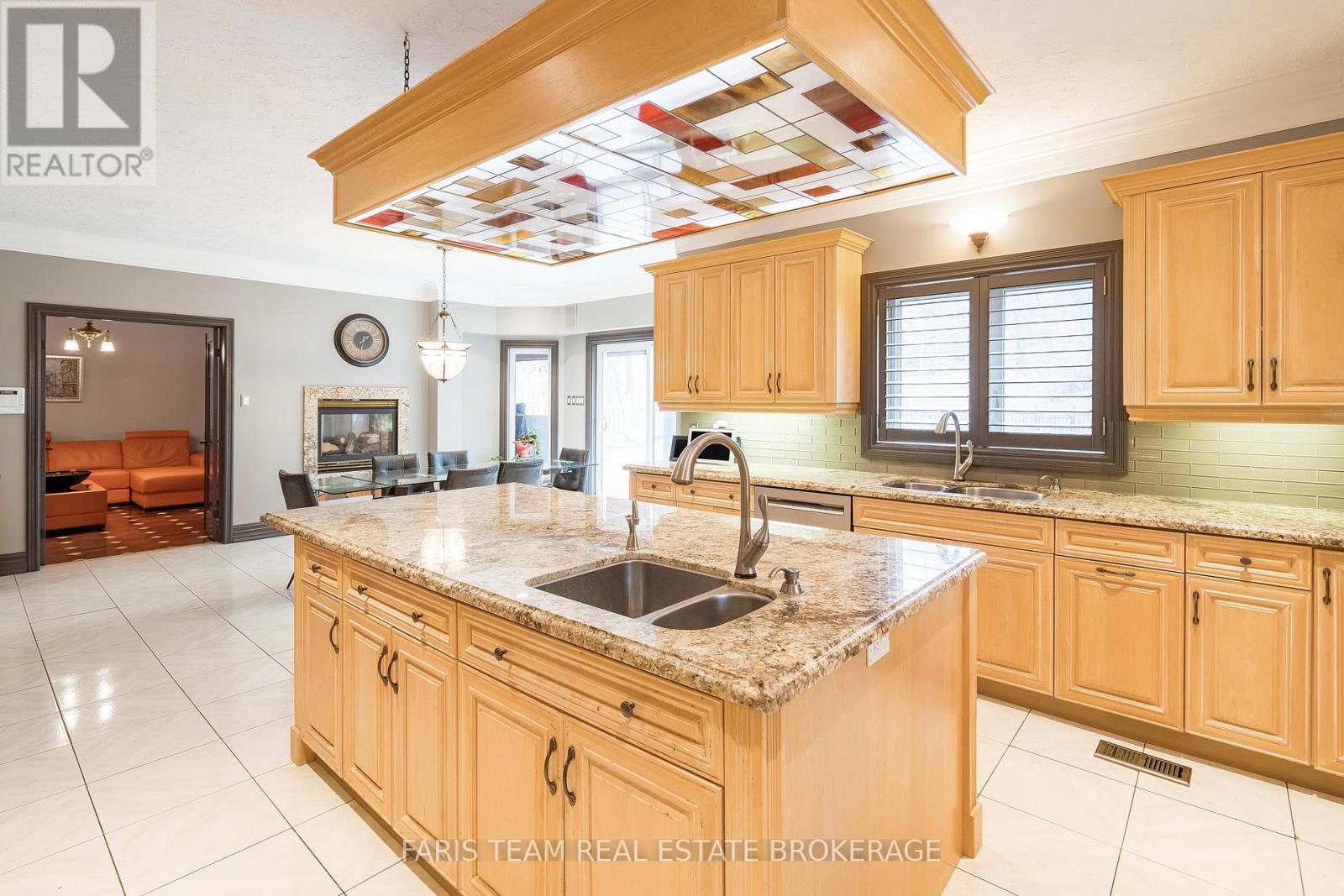 1762 Wilkinson Street, Innisfil, Ontario  L9S 1X3 - Photo 9 - N12566174