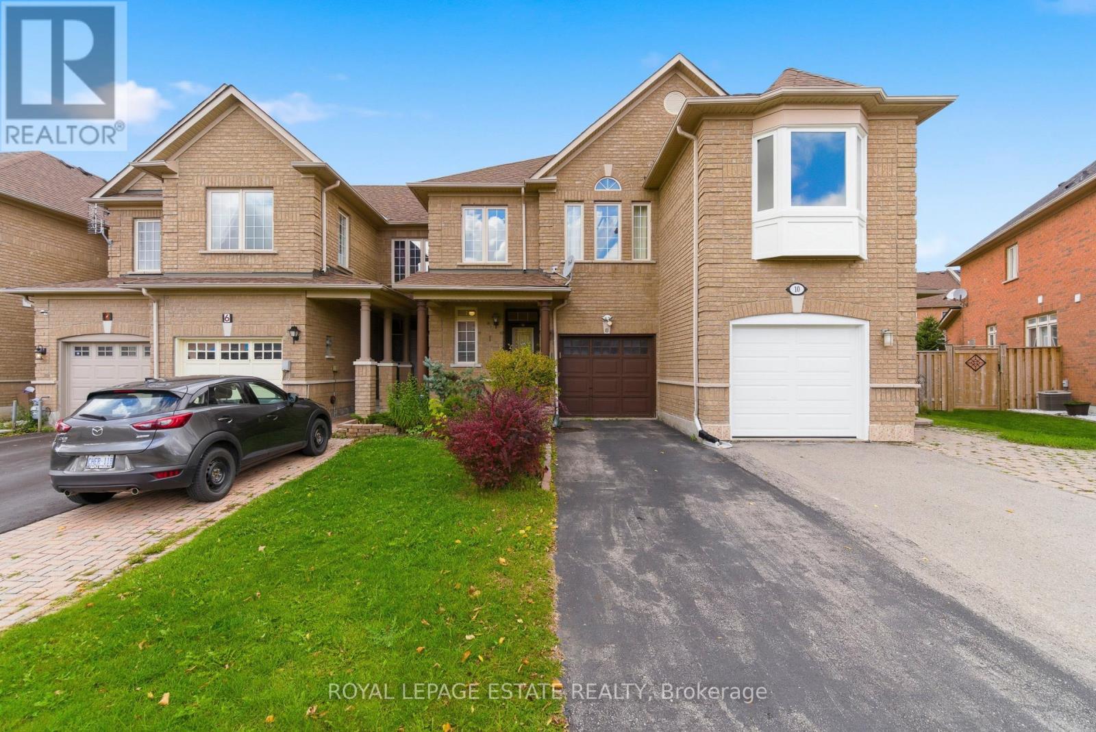 8 VENTURE AVENUE, Richmond Hill, Ontario