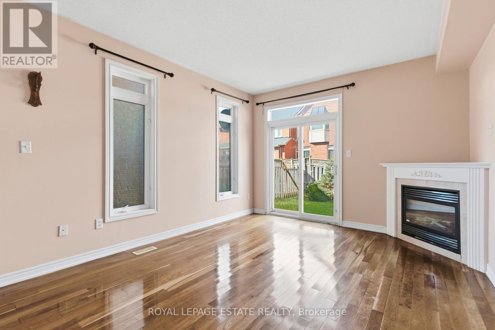 8 Venture Avenue, Richmond Hill, Ontario  L4S 2P2 - Photo 9 - N12566214