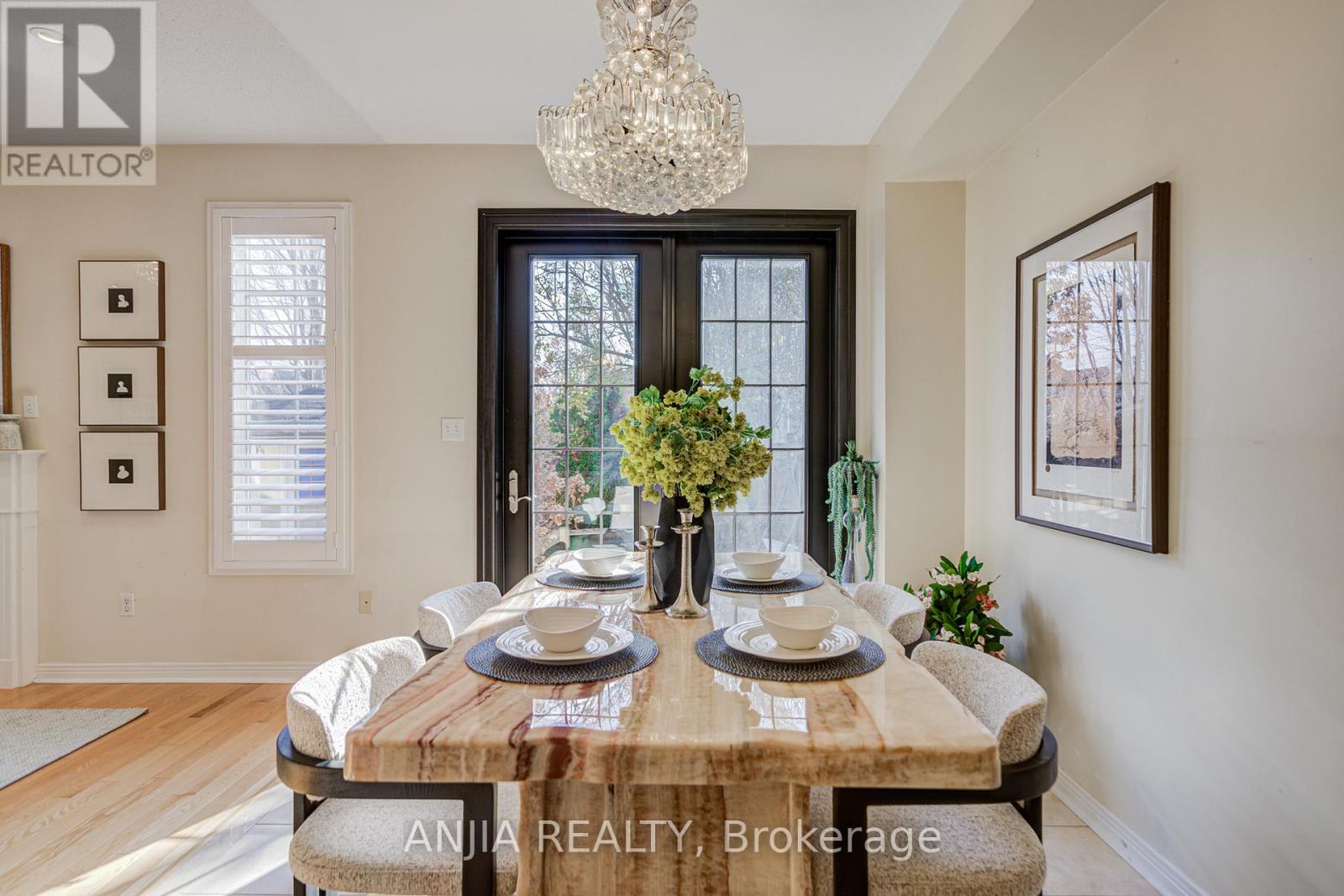 27 Larcastle Avenue, Markham, Ontario  L6C 0A9 - Photo 14 - N12566226