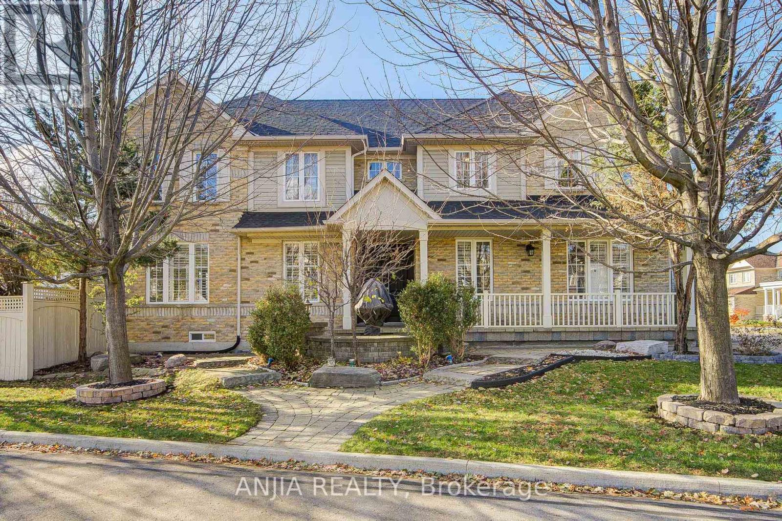 27 Larcastle Avenue, Markham, Ontario  L6C 0A9 - Photo 2 - N12566226