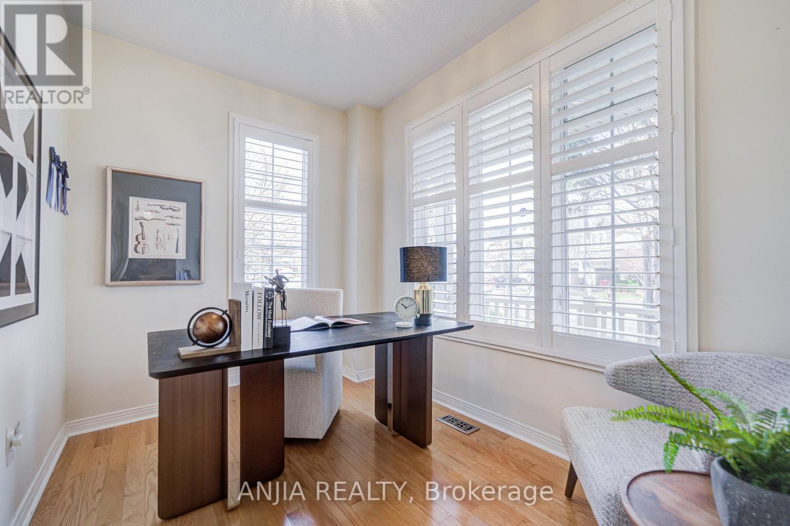 27 Larcastle Avenue, Markham, Ontario  L6C 0A9 - Photo 23 - N12566226