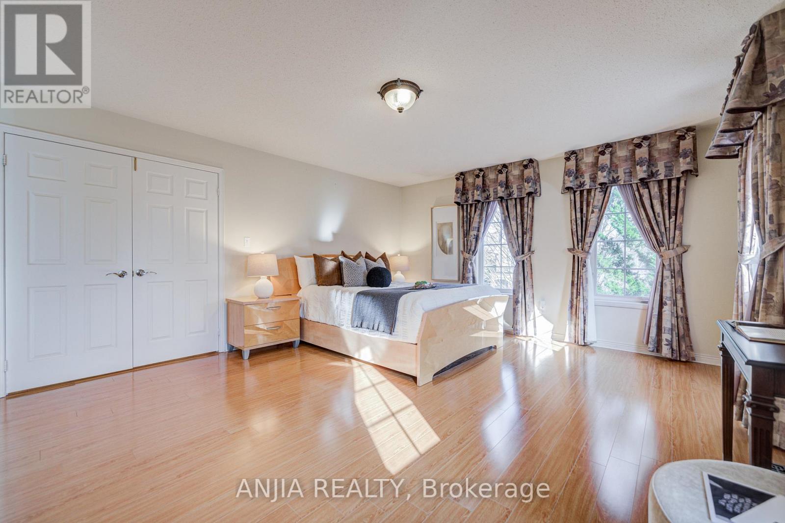 27 Larcastle Avenue, Markham, Ontario  L6C 0A9 - Photo 30 - N12566226