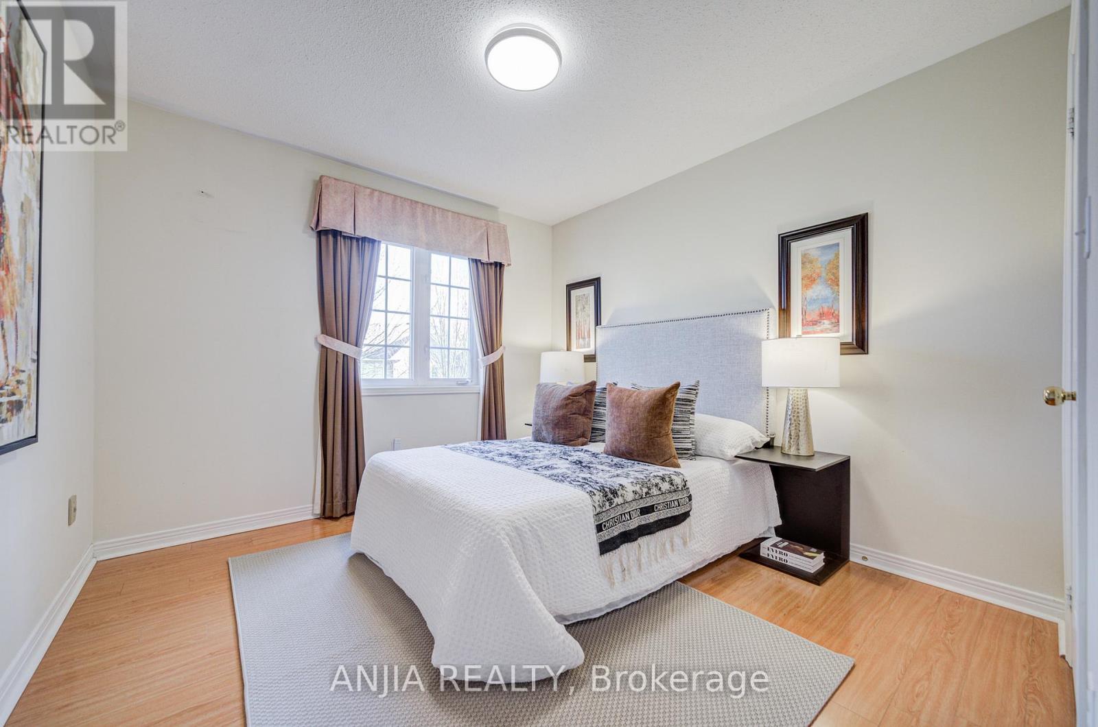 27 Larcastle Avenue, Markham, Ontario  L6C 0A9 - Photo 37 - N12566226