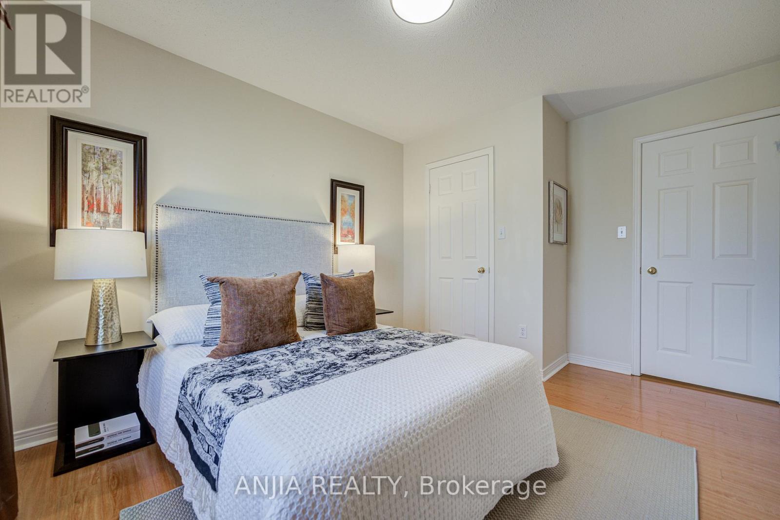 27 Larcastle Avenue, Markham, Ontario  L6C 0A9 - Photo 38 - N12566226