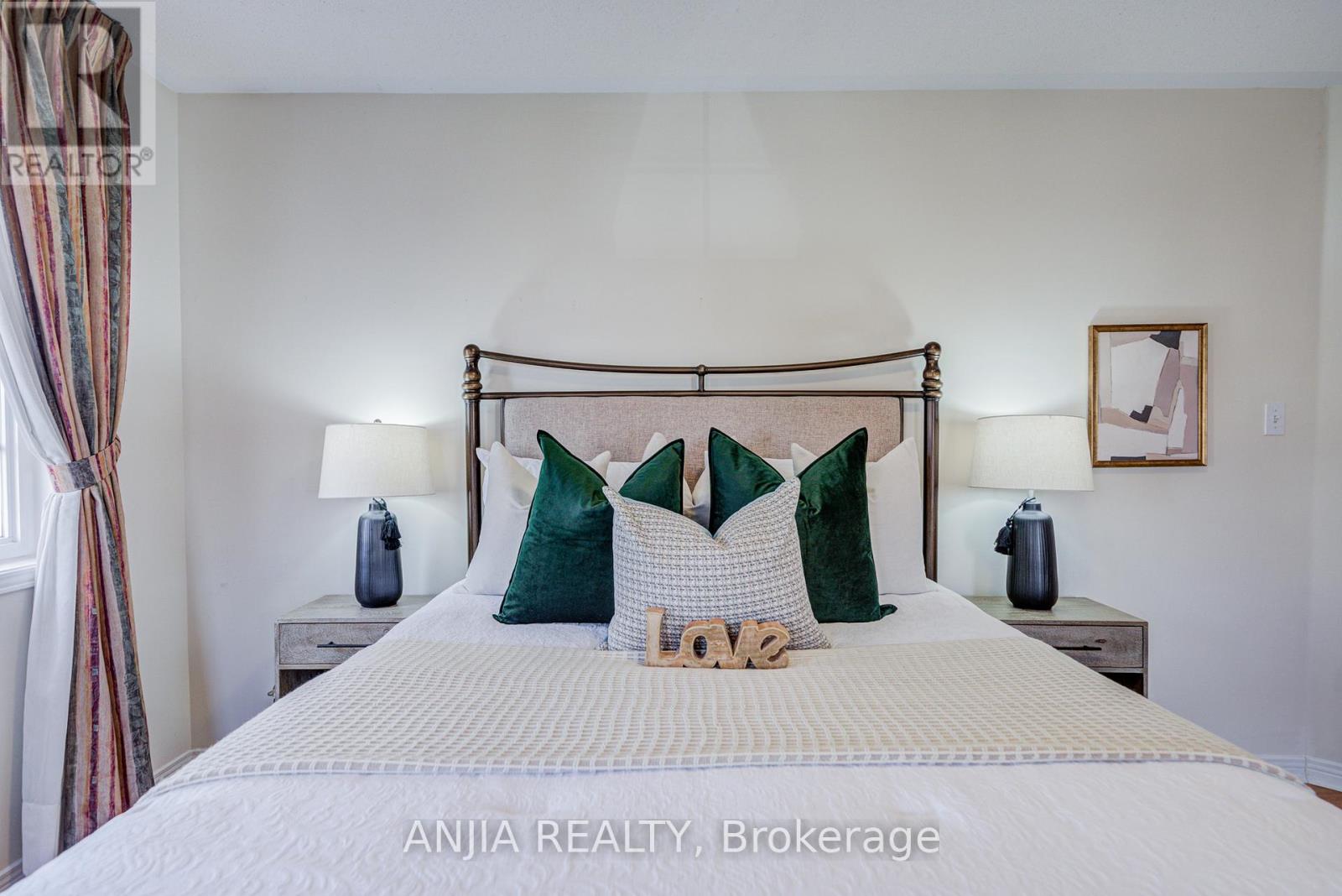 27 Larcastle Avenue, Markham, Ontario  L6C 0A9 - Photo 40 - N12566226